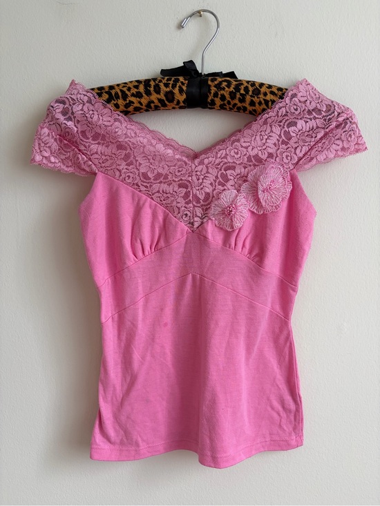 Wet Seal Tops - Wet Seal Pink Lace Off-Shoulder Floral Appliqué Top